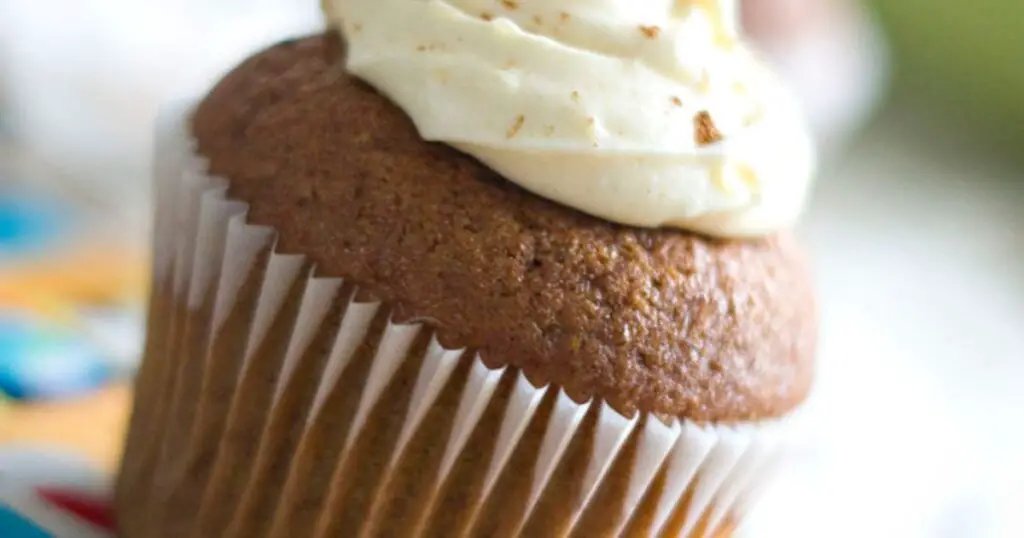 pumpkin-spice-cupcakes-with-cream-cheese-frosting