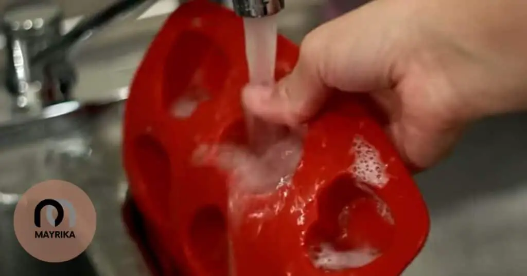 removing odor from silicone bakeware